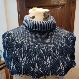 Kurzponcho Brioche