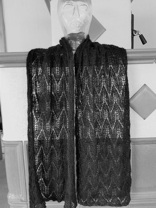 Gothic shawl