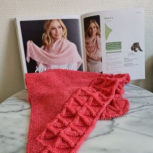 Tuch Blütenduft Buch einfach quer gestrickt von Sylvie Rasch