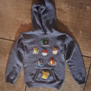 Hoodies für Dino- und Pokemon-Fans